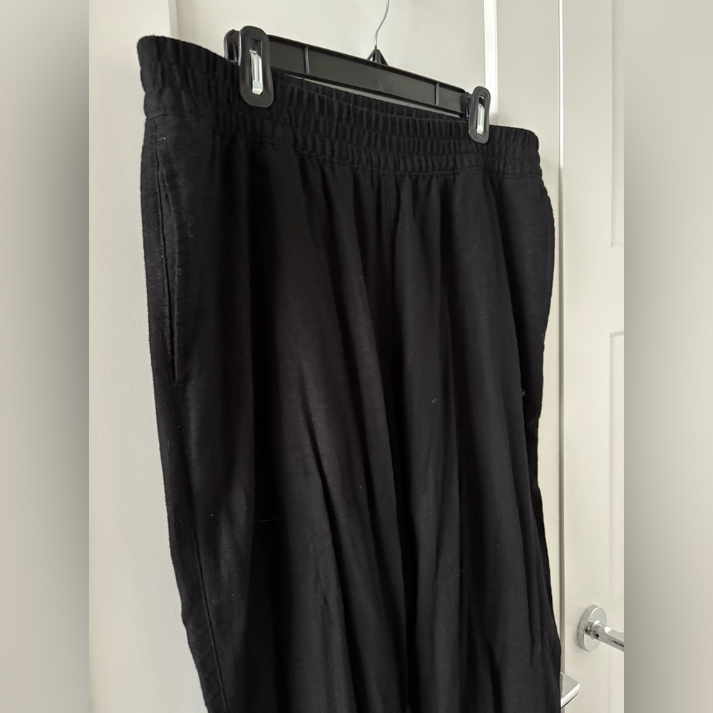Old Navy High-Waisted Linen-Blend Straight Pants - Picture 3 of 6